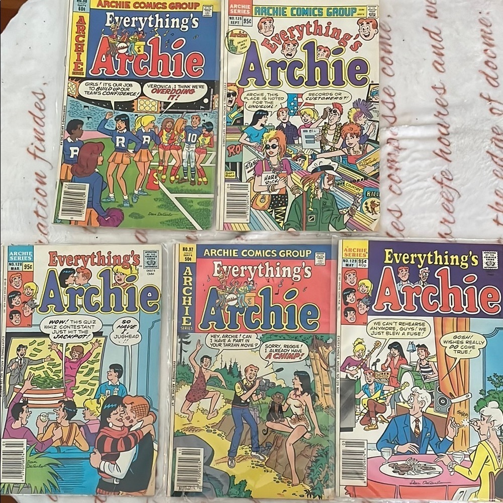 Everything’s Archie Lot of 5 Archie comic books vintage